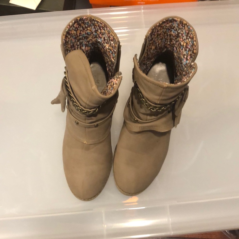 Girl’s Booties!
